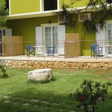 Yialos Apartment *